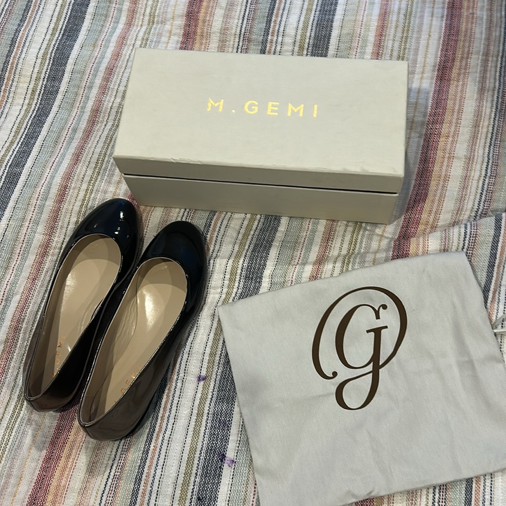 M. Gemi Black and Tan Flats Elegant Patent Leather